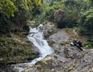 Trekking thác ong